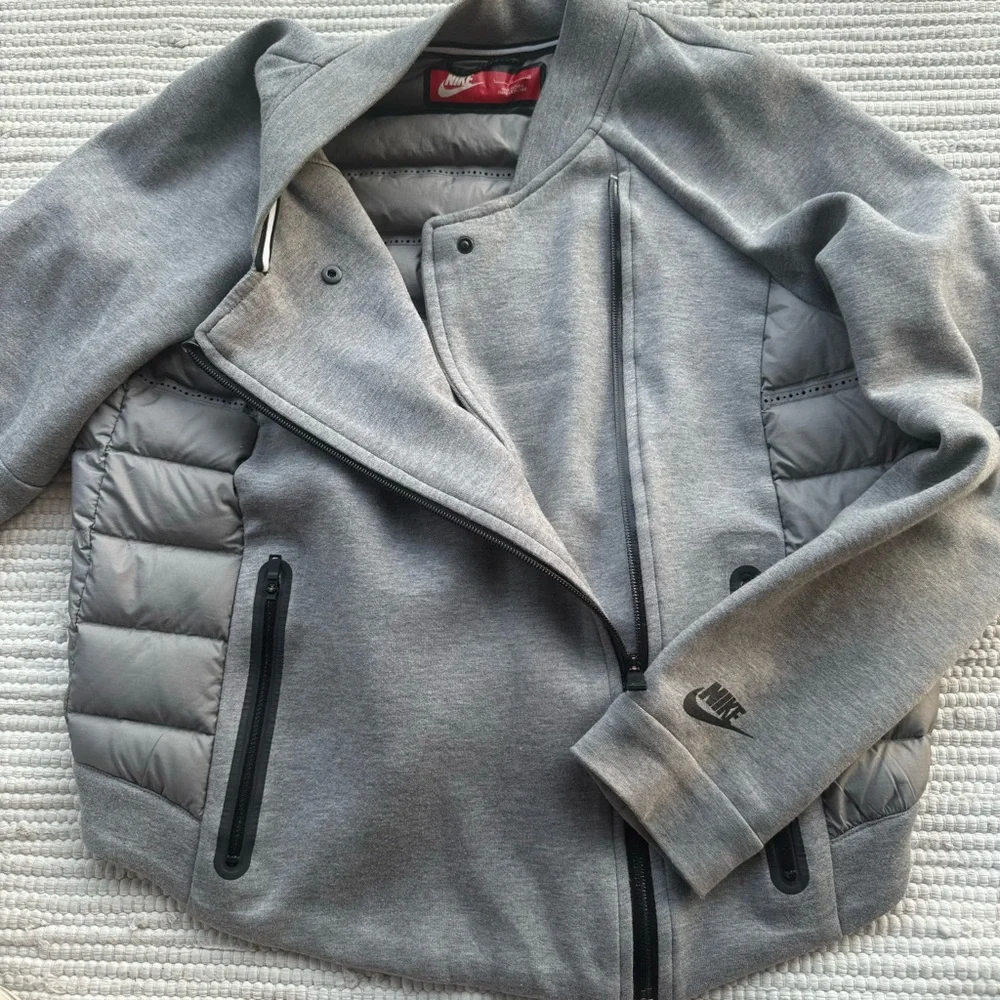 Nike Women's Aeroloft Tech Fleece Moto Gray Large